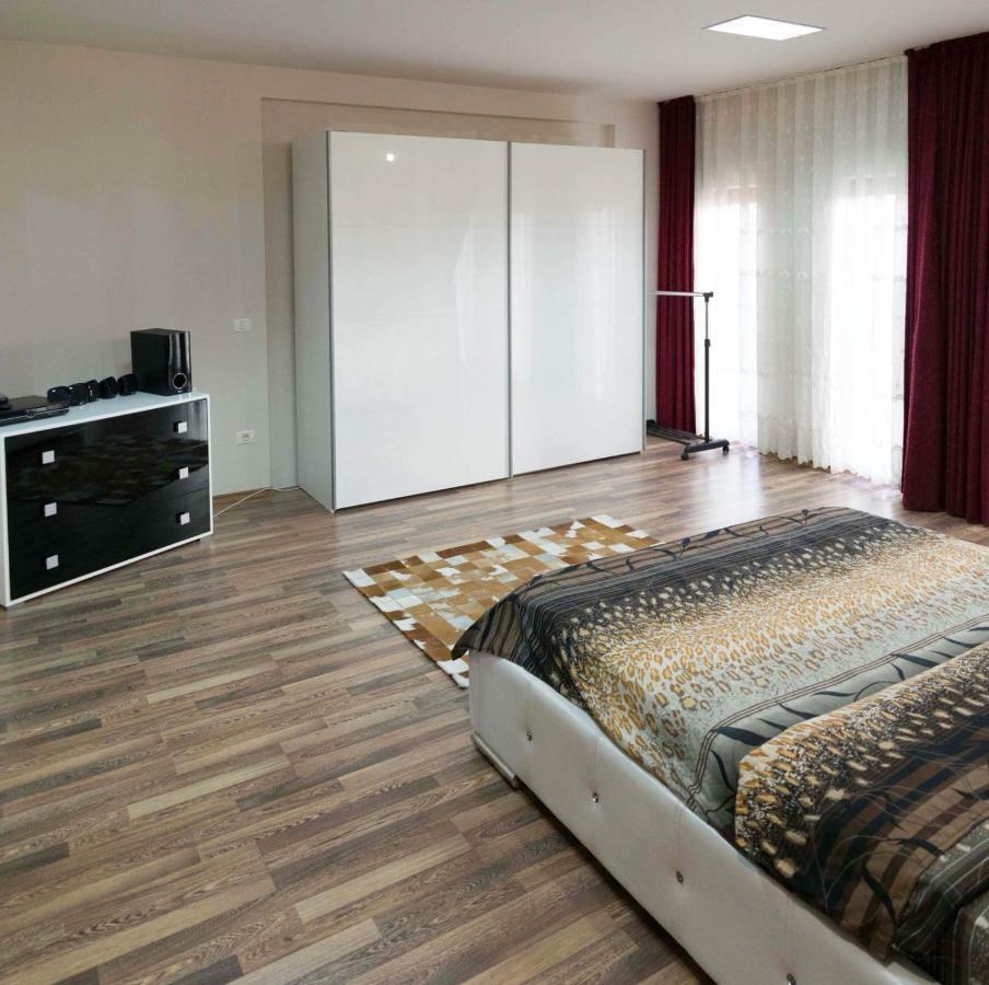 Penthouse De Lux Leilighet Oradea Eksteriør bilde