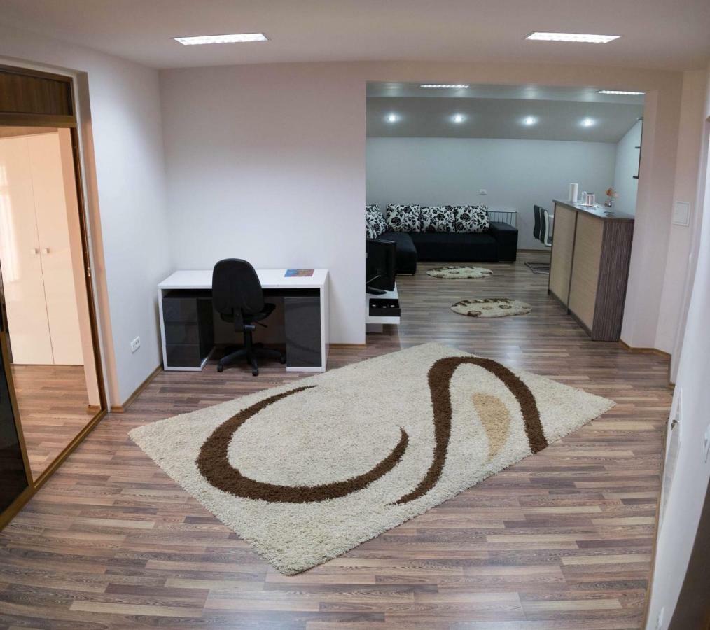 Penthouse De Lux Leilighet Oradea Eksteriør bilde